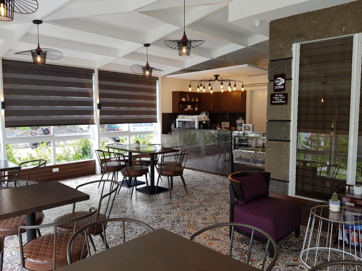 Calapan Casa Estela Boutique Hotel & Cafe מראה חיצוני תמונה
